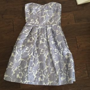 Beautiful strapless dress! Size 2. Beautiful for spring or summer.